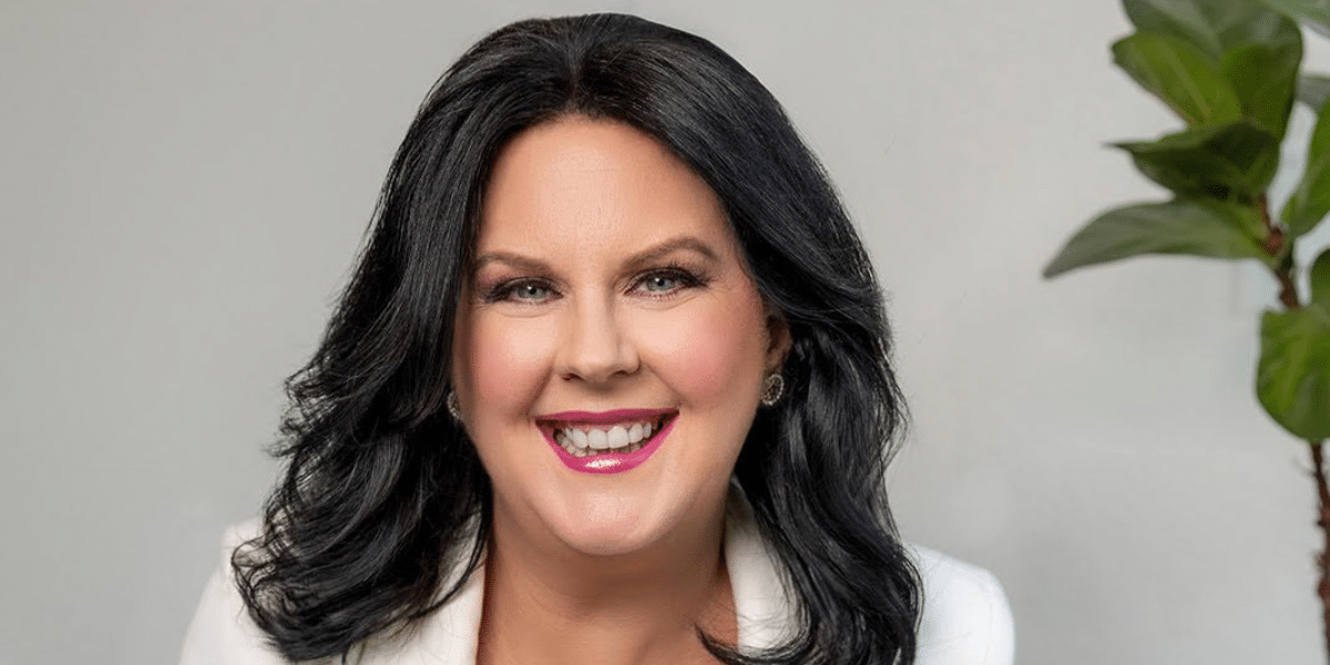 April Roberts Transforming Lives Through Keynotes, Publications, Podcasting, and Masterminds