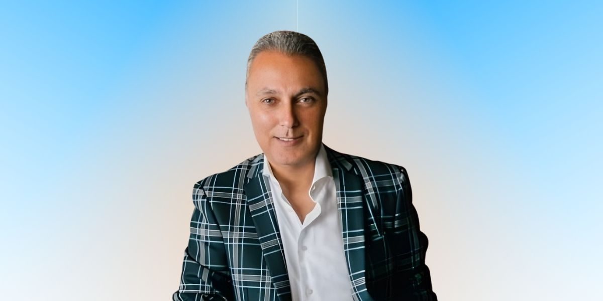 Farhad Hanasab: The Radical Transparency That Sets Him Apart