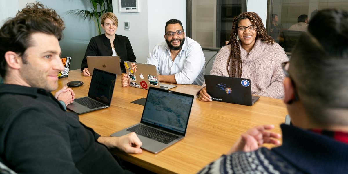 How Leadership Roles Evolve as Companies Grow: Insights from Julian R. Talvex