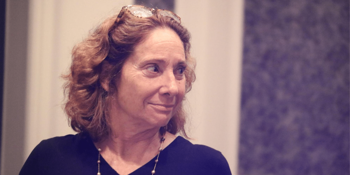 How Susan Deveney Improves Team Dynamics and Productivity