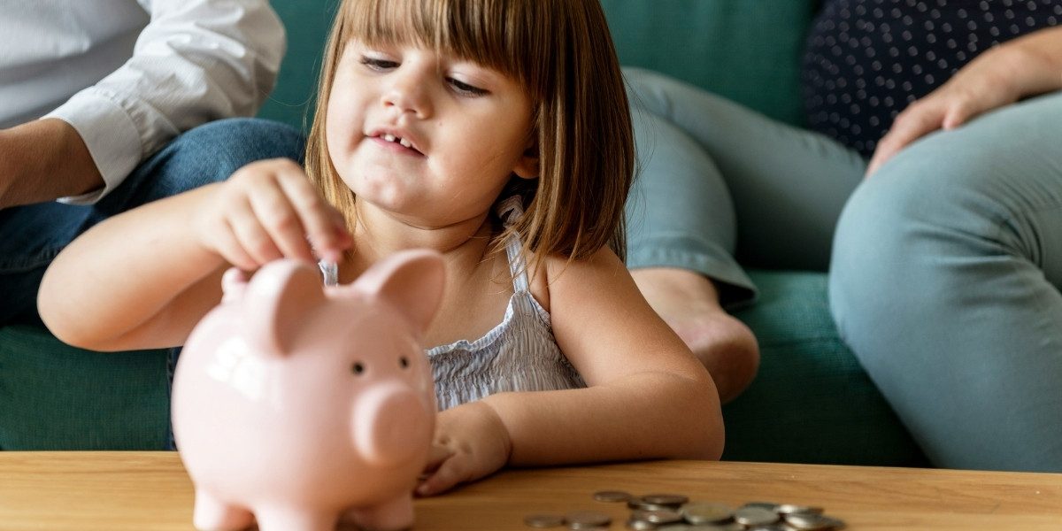 How to Prioritize Savings While Managing Daily Expenses