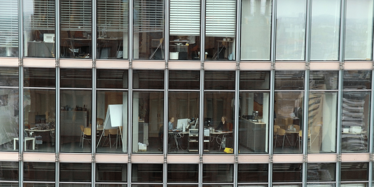 How to Use Glass in an Office to Create a Positive Working Environment