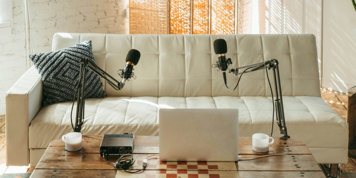 Lisa Easton Her Rich Life Podcast — Empowering, Leadership, and Women’s Networking