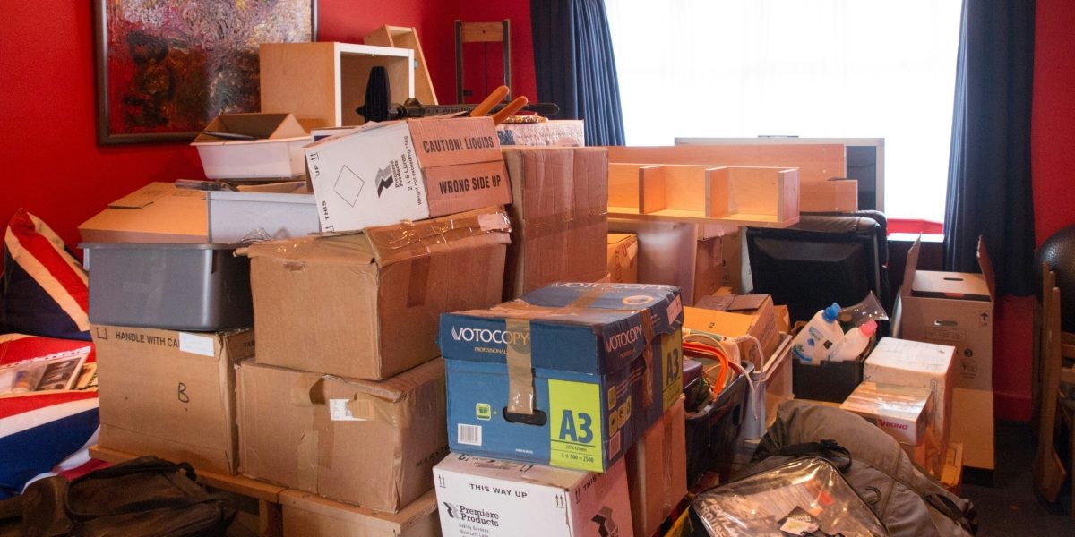 Pre-New Year Decluttering: Why Now Is the Right Moment to Clear Out Paper Chaos