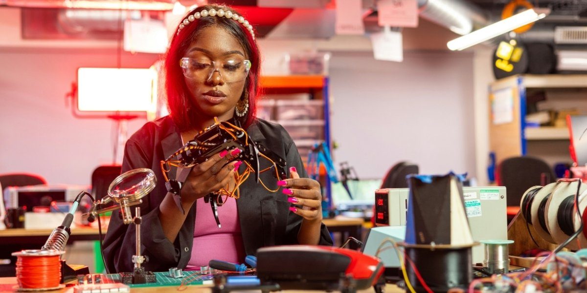 Silicon Valley Learning Lab: Revolutionizing Education Through Implementation of Modern Technology